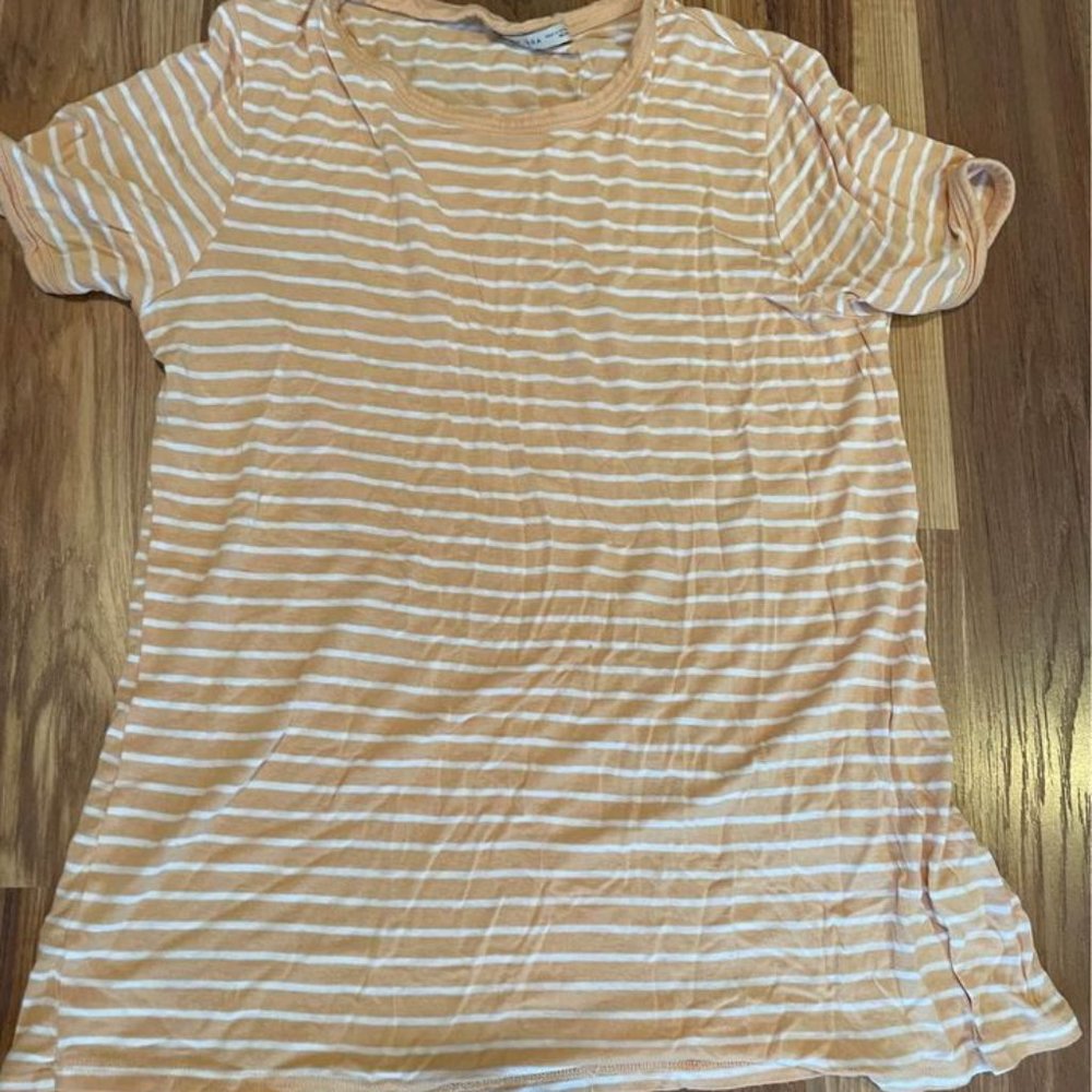 Pinstripe light yellow tee